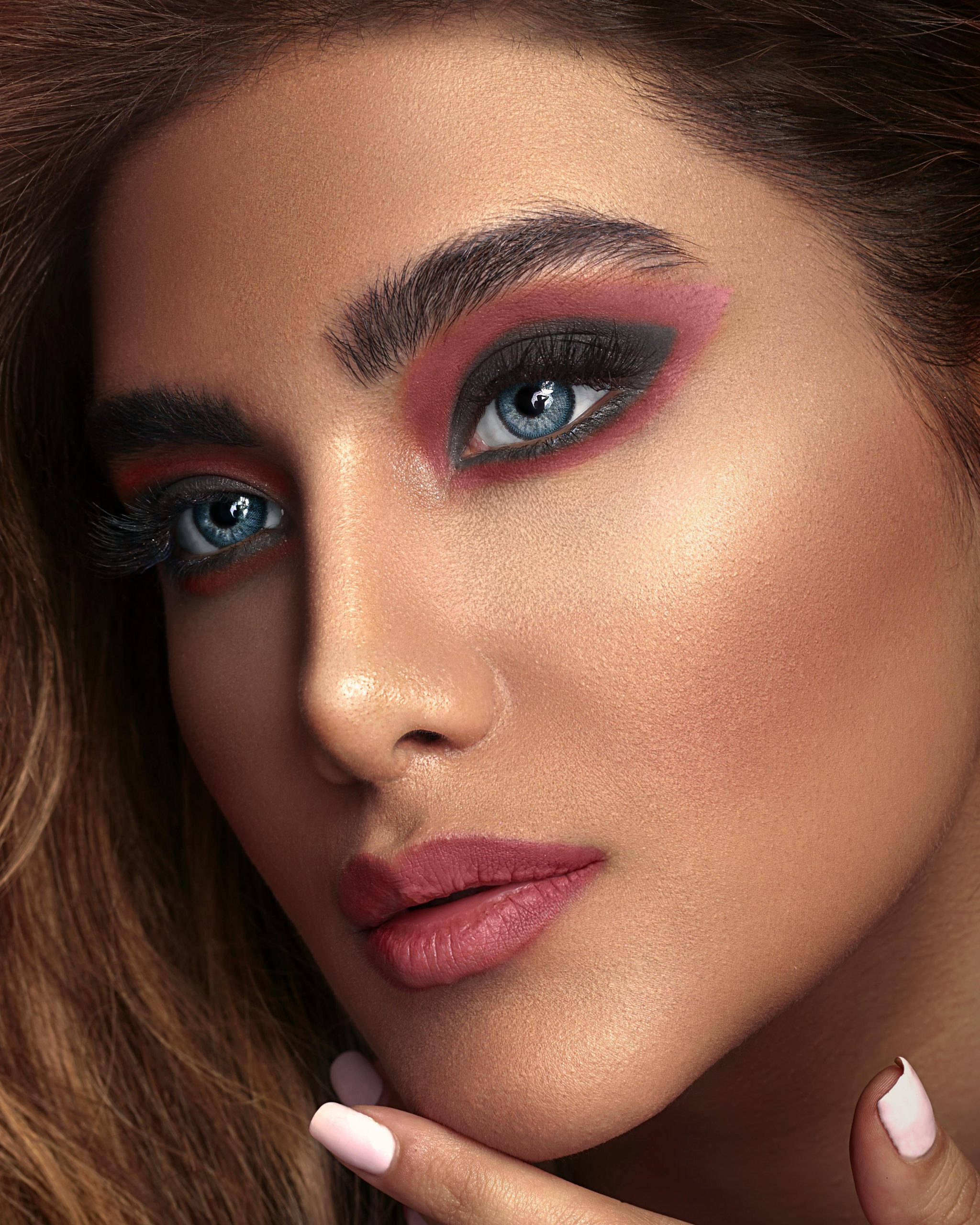 Anaivi Makeup